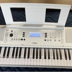 2020年製EZ-300 YAMAHA 電子ピアノ　キーボード　YAMAHA 光る61鍵 キーボード EZ-300の画像