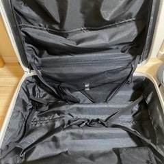 キャリーケース　白　約36L Carrie caseの画像