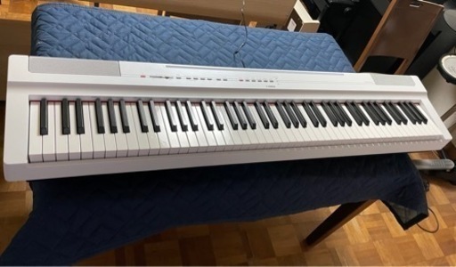 ヤマハ YAMAHA 電子ピアノ P-125WH  '2019年製　本体のみ、譜面立て無し、ペダル機能無し