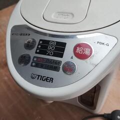 【2010年製】動作ok　TIGER/タイガー PDK-G220 マイコン 電動ポット ホワイト の画像