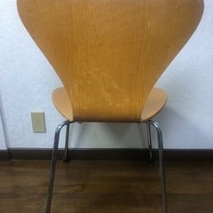 椅子４脚の画像
