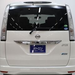【燃費の良い車！！】　乗り降りがしやすく車内が広いのでオススメです。