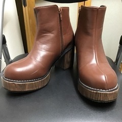 中古　ウッド調ヒール　ショートブーツ　ライトブラウン系　
