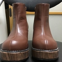 中古　ウッド調ヒール　ショートブーツ　ライトブラウン系　の画像