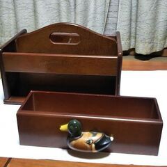 木製　小物入れ　持ち手付きの画像