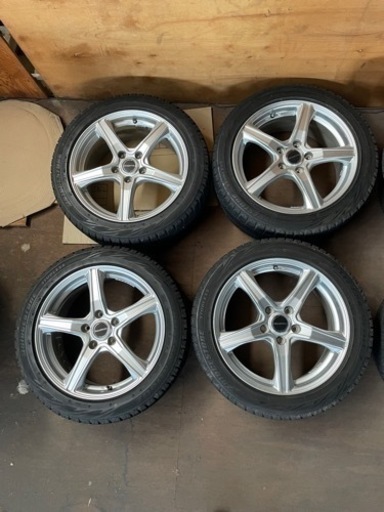 スタッドレス　タイヤとホイール