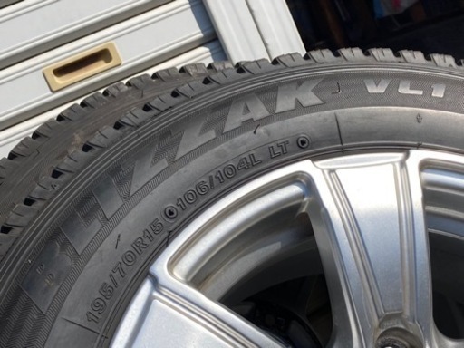 E24キャラバン ブリザック VL1 ブリヂストン 15インチ ハイエース