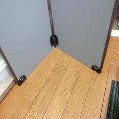 【再値下】クローゼット（折れ戸扉）２セット（４枚扉）の画像