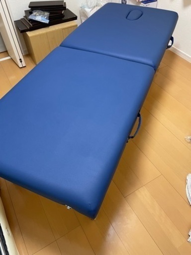 マッサージなどの施術台