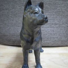 R506 犬 置物 オブジェ 飾り物 金属製 約1.5Kg 美品の画像