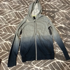 adidas Mサイズ　ジュニア？