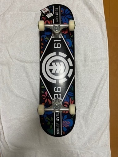 スケートボード　スケボー　コンプリート　エレメント　新品　未使用　element