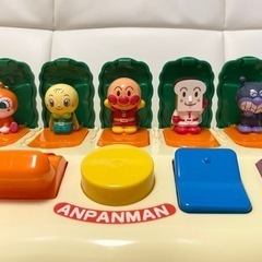 アンパンマン ひらいてぴょこん！バンダイ　知育玩具の画像