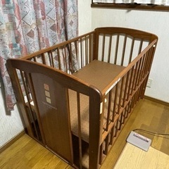 ベビーベッドの画像