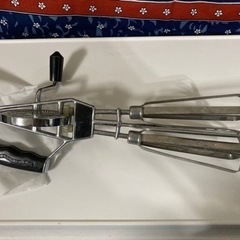 値下げ！貝印の泡立て器　ハンドル廻すだけなので楽チン！