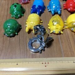 昆虫型の虫めがねの画像