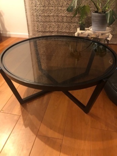 カッシーナ　ガラステーブル