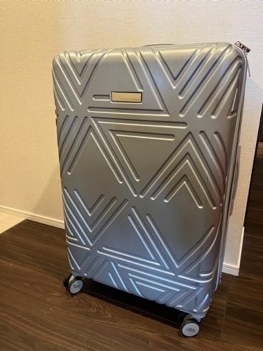 Vince Camuto スーツケース