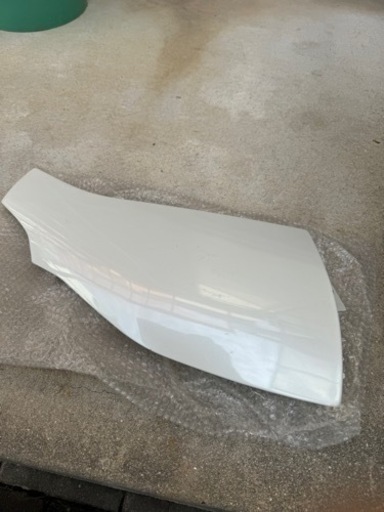 ハイエース200系　ガッツミラーレス　フェンダー　未使用品