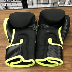 VENUM ボクシンググローブ 12ozの画像