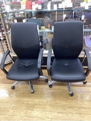 KK-29【新入荷　リサイクル品】2脚有り　ナイキ　本革マネージメントチェア　黒