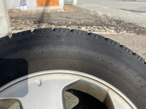 使用1シーズン9部山　日産純正ホイール付きスタッドレス　185/65/R15