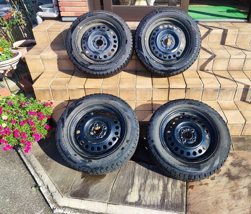 175/65/R15スタッドレス　1シーズンのみ使用2本と3シーズン使用2本の4本セット