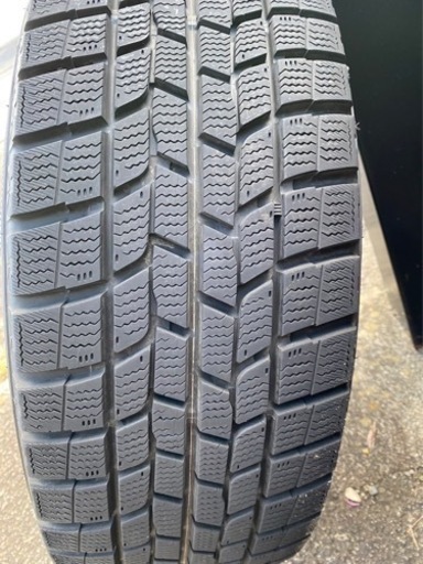 ホイール付スタッドレスタイヤ（215/60R16）