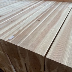 【特価品】国産杉集成材 3980×105×105(mm) バラ売り！柱､構造材、DIYなどに。在庫60本ありますので複数の方へ販売できます。の画像