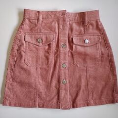 ピンクのミニスカートの画像