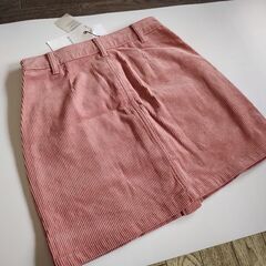 ピンクのミニスカートの画像