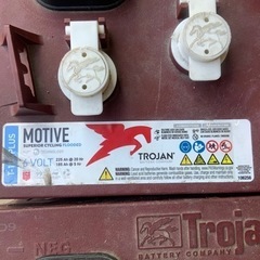 ① TROJAN トロージャン　ディープサイクルバッテリー　T-105 PLUSの画像