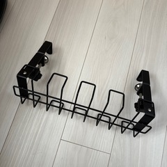 デスク下ケーブル配線トレイの画像
