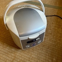 炊飯器　３合炊き