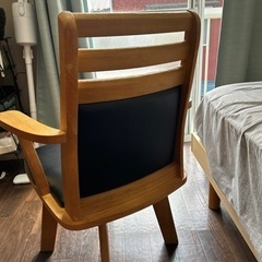 ダイニングチェア　回転式の画像