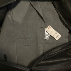 【新品】ユニクロストレッチテーラードジャケット2着の画像