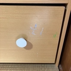 引き出し付き絵本棚の画像