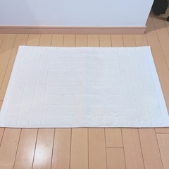 ニトリ　バスマット　白　起毛　無地　NITORI  104