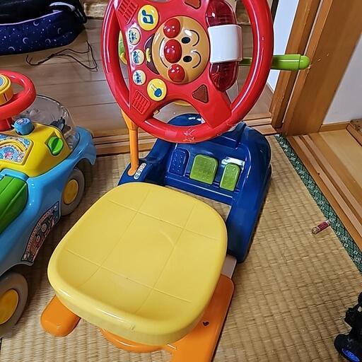 トーマス　アンパンマン　玩具
