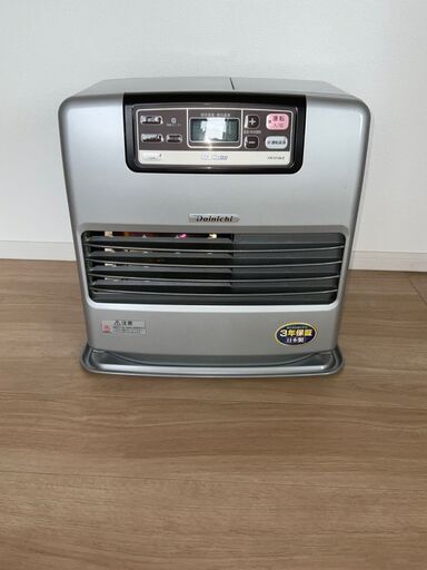 9Lタンクで使い易い、日本製ファンヒーター　電動ポンプ・ポリタンク3個付き