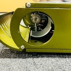 カセットガスストーブ ガスヒーター 1台2役 電源不要 停電対策 防寒対策 暖房機 釣り キャンプ用 本体カラーグリーンの画像