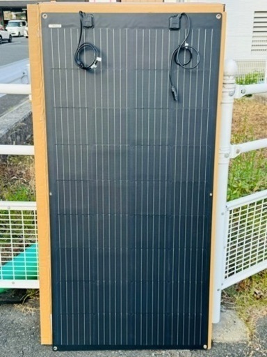 200Wソーラーパネル 単結晶 フレキシブル 柔軟 極薄 軽量 携帯便利 RV キャンピングカー 船舶