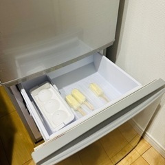 sharp冷蔵庫　137L 幅480高1125奥行590の画像