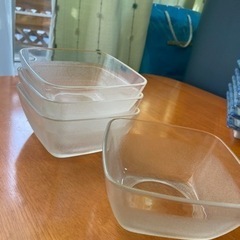 ガラスの器の画像