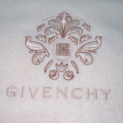 ☆お値引可能☆【新品未使用品】GIVENCHY 膝掛け (カシミヤ100%)の画像