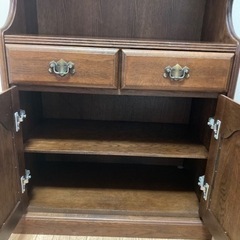 アンティークな棚の画像