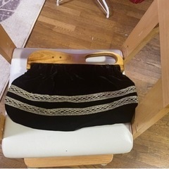 バックと耳あての画像