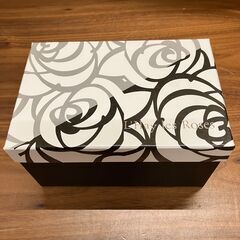 モデルノ ライレローズ ペアマグカップ＆スクエアプレート2枚セットの画像