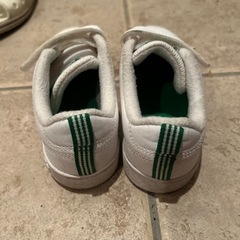 adidas ホワイトスニーカー19cmの画像