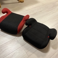 ジュニアシート２つ